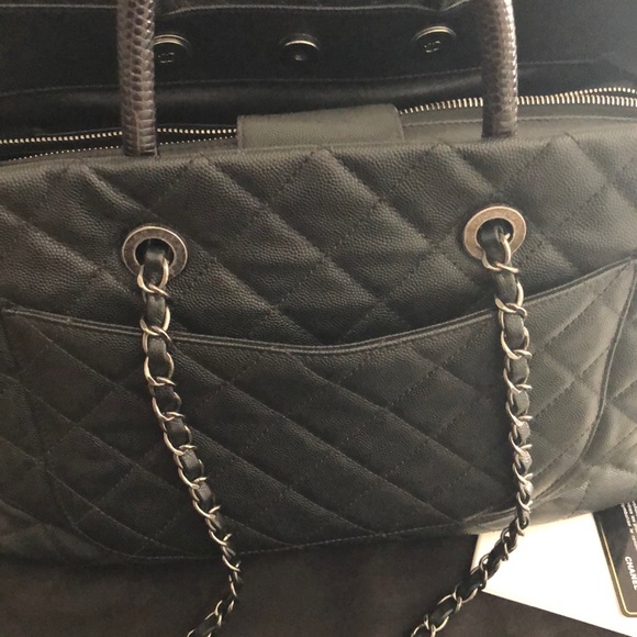 CHANEL Caviar Tote with Exotic Handles - Picture 5 of 16